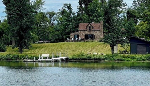 Lakeside Cottage - Amazing WI lake cabin perfect for the family