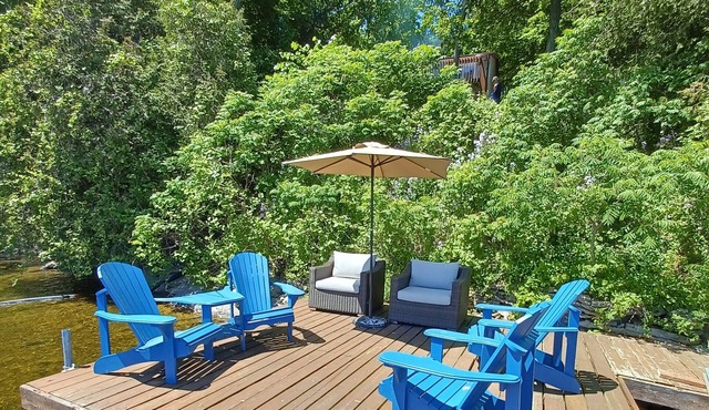 Lakeside cottage in beautiful Prince Edward County