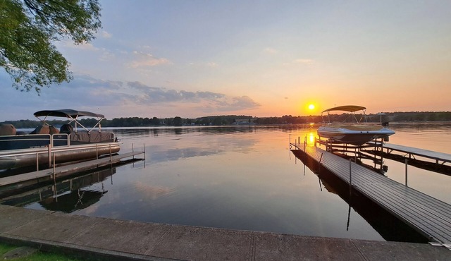 Lakeside cottage close to Letchworth State Park