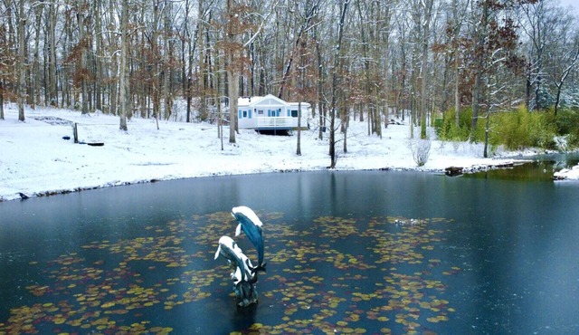Lakeside Cottage Getaway on 50 Acres of Gardens