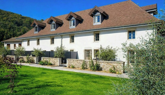 Lakeside cottage near Aix-les-Bains