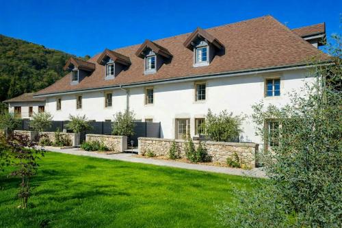 Lakeside Cottage Near Aix-Les-Bains