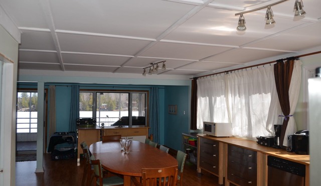 Lakeside cottage rentalnCITQ registration #300046