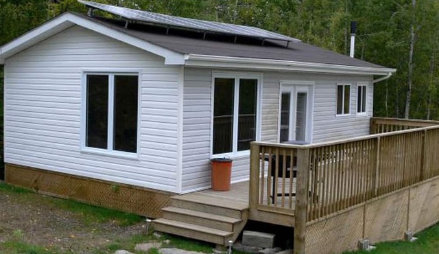 Lakeside Cottage Rental with Private Dock near North Bay, Ontario