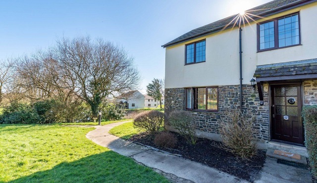 Lakeside Cottage - Three Bedroom House, Sleeps 6