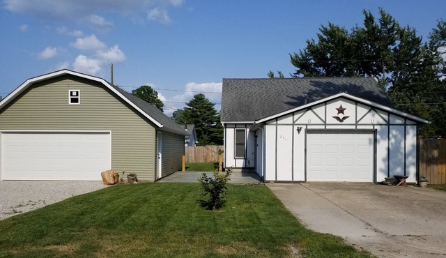 Lakeside Cottage