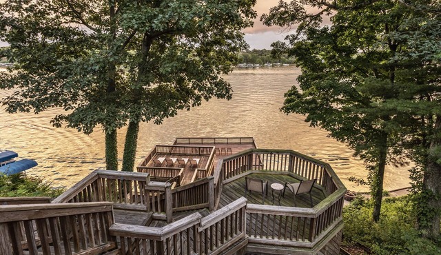Lakeside Cottage w/Spacious Multi-level Deck and Outdoor Living Space