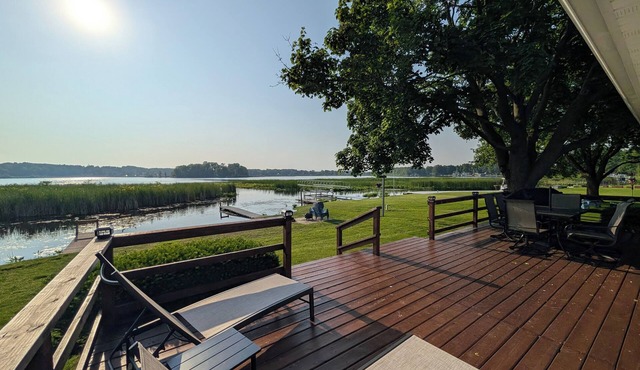 Lakeside Cottage with Kayaks and Dock in Hillsdale