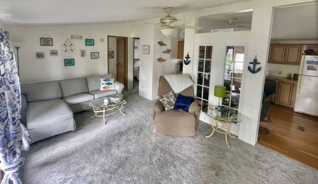 Lakeside Cozy Cottage - w Fishing Dock, Relaxing Lake Freeman, close to Purdue