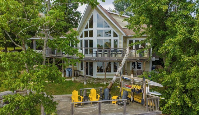 Lakeside Dream Cottage