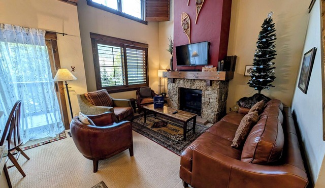 Lakeside Escape | Balcony + Lake + Summer Fun