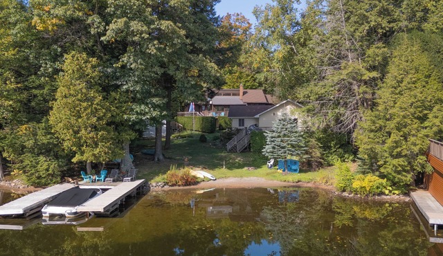 Lakeside Escape in Muskoka