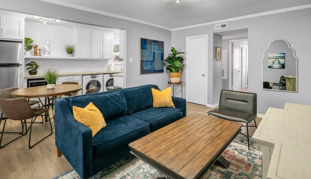 Lakeside: First floor/King Beds