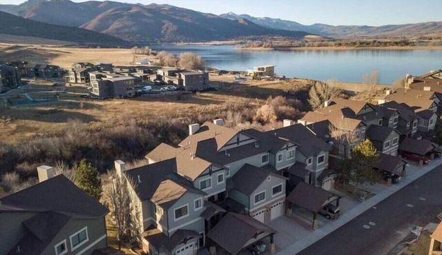 Lakeside Funscape LS33 | Ski & Snowboard | Hot Tub