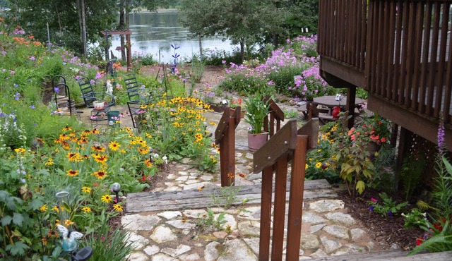 Lakeside Gardens, New Waterfront Property, 1100 sq. ft, 2 Bed, 1 Bath Sleeps 6