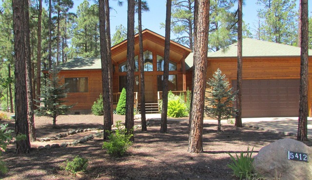Lakeside Gated Community, 3 bedrooms, 2 miles from Lake