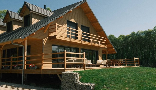 Lakeside group home 12p, Canadian nature spirit with leisure facilities