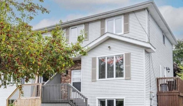 Lakeside Haven Bright and cozy