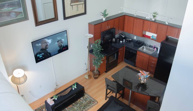 Lakeside Haven Minneapolis Loft with BBQ Area, Patio, Central AC, Games, W & D