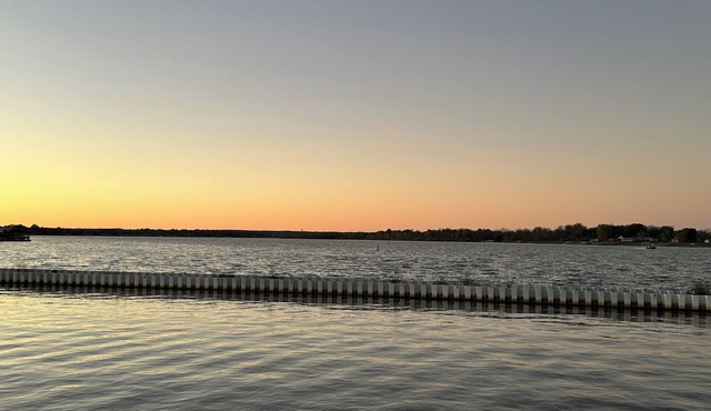 Lakeside haven near Wolf Creek Boat Ramp