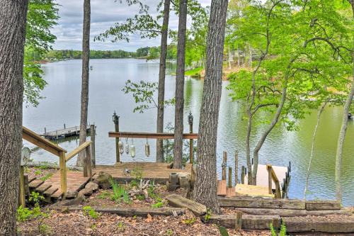 Lakeside Haven with Dock! Family Home in Abbeville