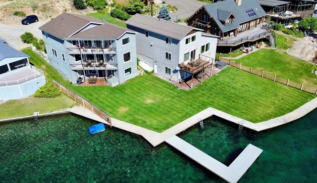 Lakeside Hideaway: Waterfront Home, Decks, Pet-Friendly, Hot Tub, Stunning Views