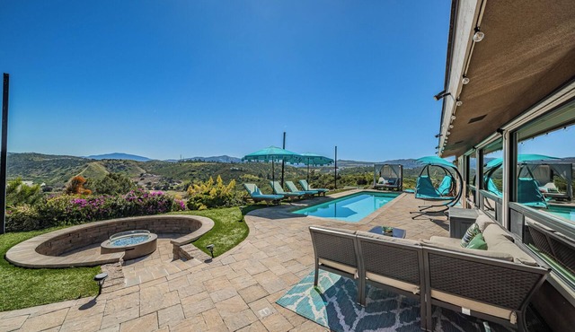 Lakeside Hilltop Retreat