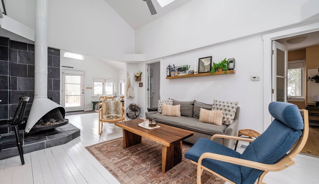 Lakeside Home Close To Beach & Private Hot Tub! (3 Nt Min!)