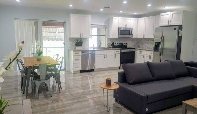 Lakeside Home - Near FLL and Hard Rock - Sleeps 6