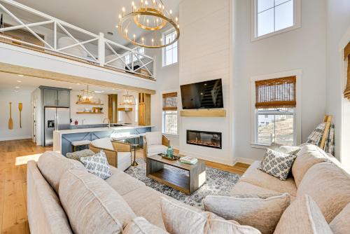 Lakeside Home Near Mammoth Cave and Nolin Lake!