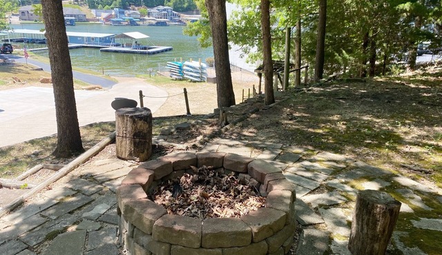 Lakeside home with new furniture, swimming pool & other resort amenities.