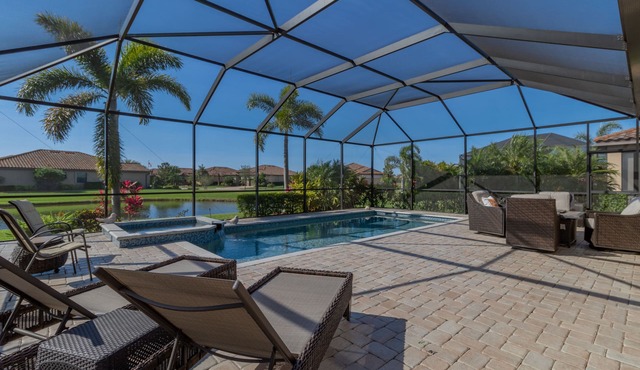 ⚓Lakeside home with private pool located in Golf & CC!⚓⛳