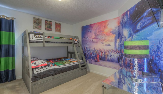 Lakeside house, huge south facing pool with spa, lake view, Disney at 8 miles