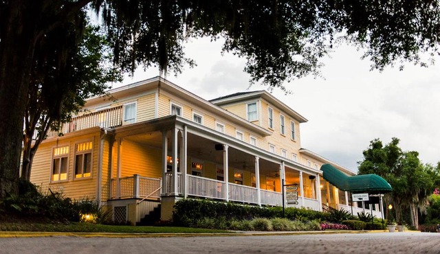 Lakeside Inn on Lake Dora
