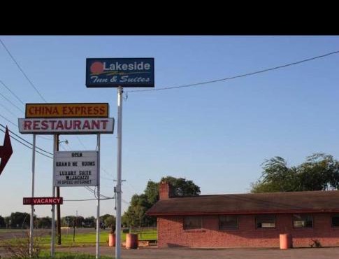 Lakeside inn & suites by OYO Mathis I 37