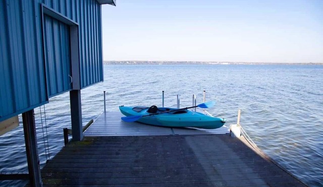 Lakeside Landing Dock, Fire Pit and Boat Rental