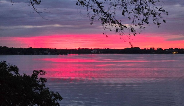 Lakeside Leisure: Relax, Recharge, Reconnect!