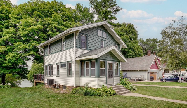 Lakeside Lindstrom Retreat w/ Grill & Dock Access