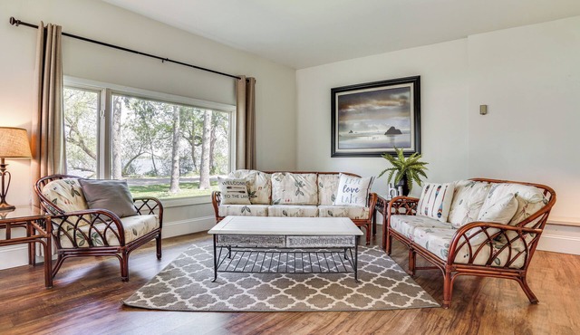 Lakeside Litchfield Home w/Patio & Gas Grill!