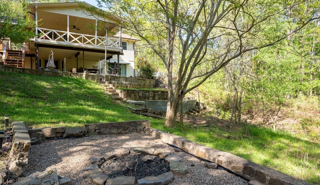 Lakeside Livin'-near Marina, Game Room, Wi-Fi, King Bed, Fire Pit, Huge Balcony