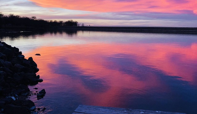 Lakeside Living at Cute Lake Fork Cabin!