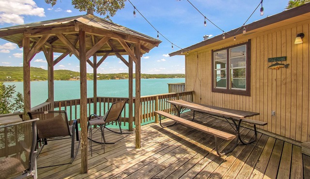 Lakeside Living @ It's Finest! 180 degree Medina Lake Views!