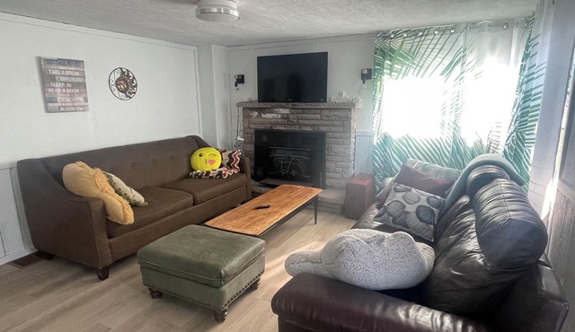 Lakeside Living with Liana on the shores of pristine Long Point Beach sleeps 8!