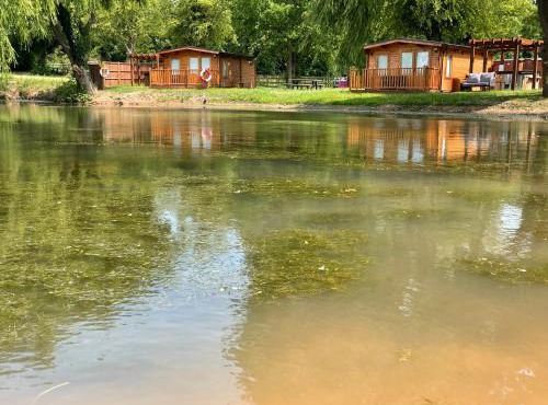 Lakeside Lodge 2, With Log burning Hot tub
