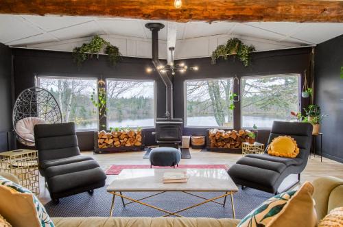 Lakeside Lodge by the Bay of Fundy