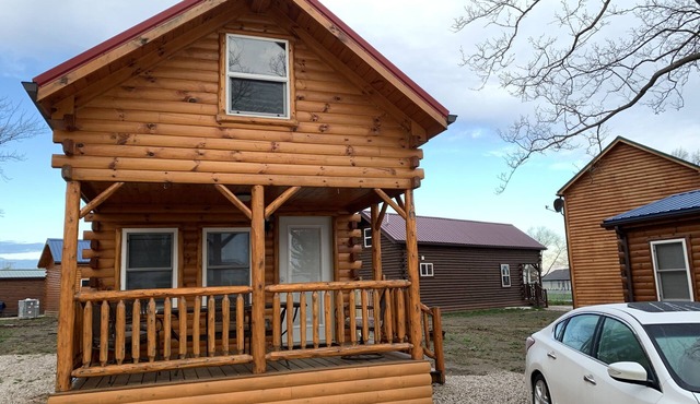 Lakeside Lodge In Between Geneva-on-the-Lake and the Historic Ashtabula Harbor