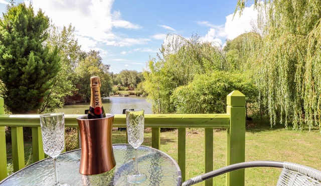 Lakeside Lodge Retreat