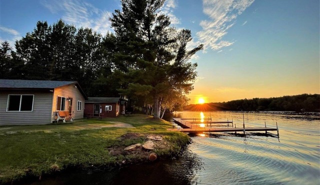 Lakeside Lodging, Multi-Cabin Lake Frontage!