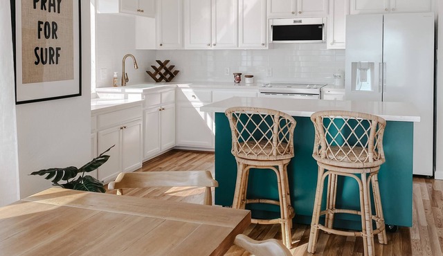 LAKESIDE LOVESHACK / modern + cozy with firepit