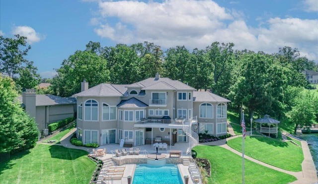 Lakeside Lux - Where EVERY Luxury Awaits